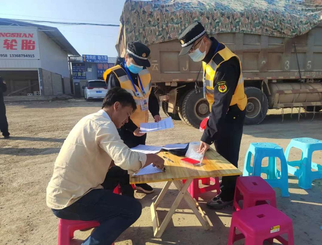 宁洱努力消除汽柴油车“黑尾巴”污染，助力打好打赢蓝天保卫战